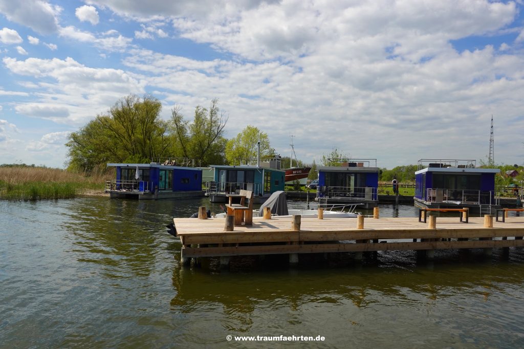 Hausboote Hafenresort Karnin