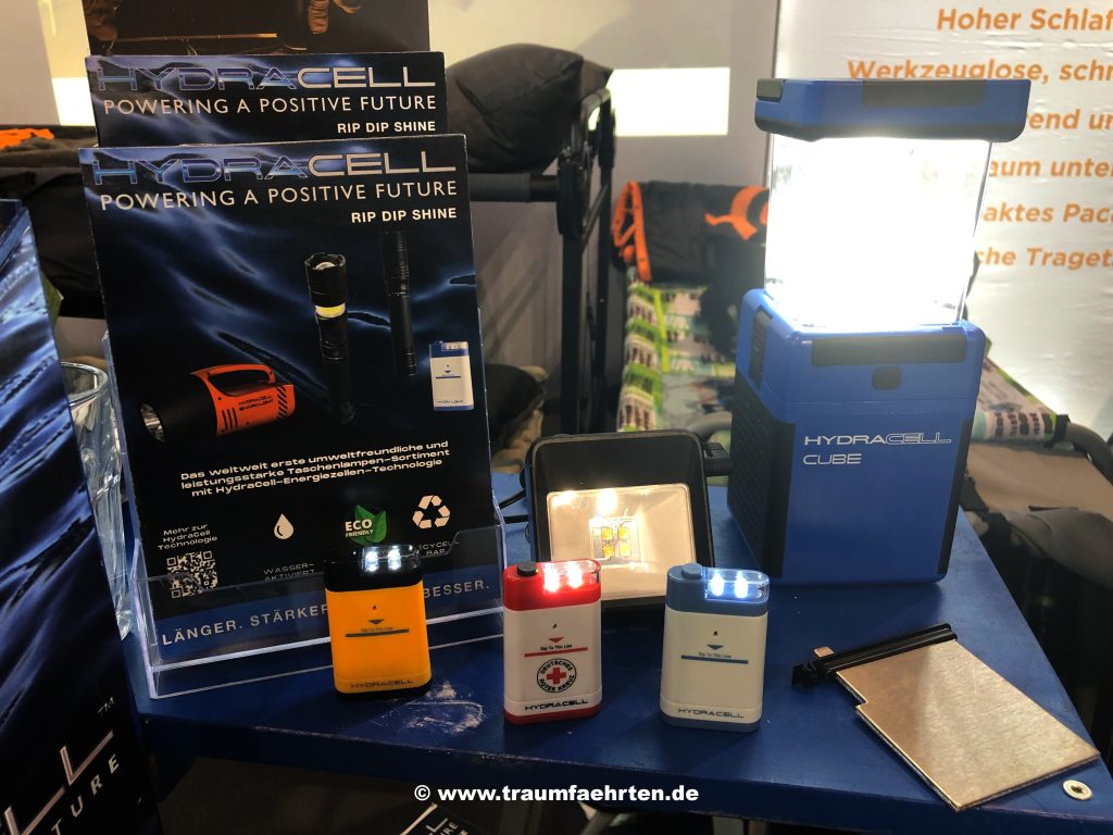 Nachhaltige AquaTac Taschenlampe mit HydraCell-Energiezelle